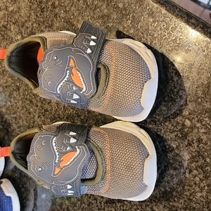 Boys carters dinosaur LIGHT UP sneakers size 9